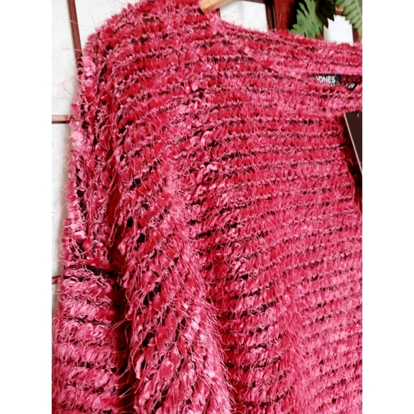 Jones New York Woman - Eyelash Knit Boat Neck Top in Scarlet - Picture 10 of 16